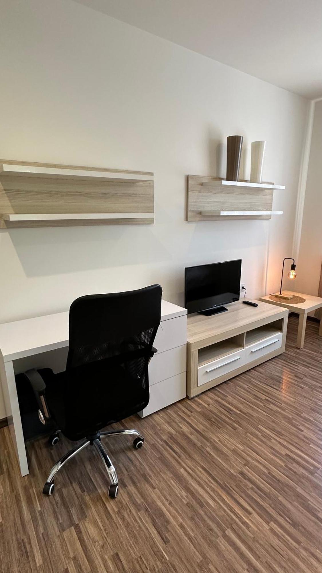 In - Wlokniarzy Apartment Lodz (Lodz)